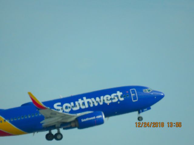Boeing 737-700 (N7859B)