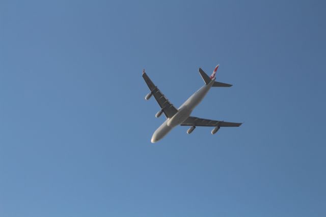 Airbus A340-300 (HB-JML) - FINAL APPROACH 24R