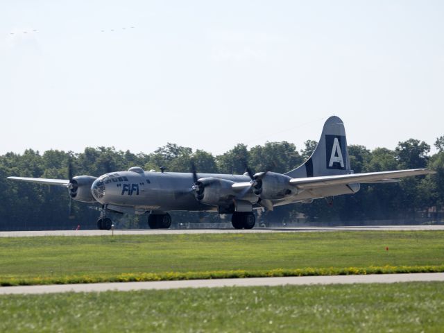 Boeing B-29 Superfortress (N529B) - Oshkosh 2013!