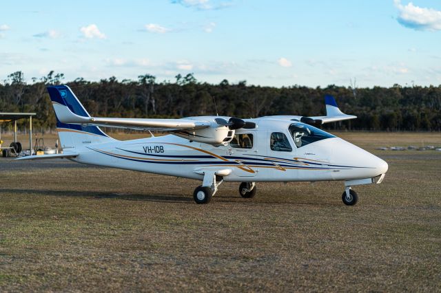 TECNAM P-2006T (VH-IDB) - Private multi-engine training configuration