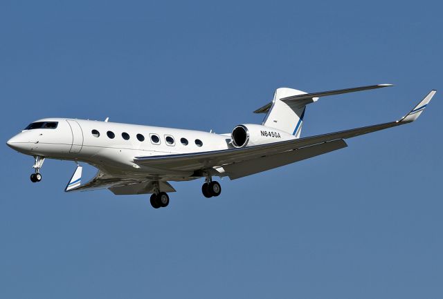 Gulfstream Aerospace Gulfstream G650 (N645GA) - Gulfstream 650  N645GA (6445) on short final to RWY30 at Long Beach Airport (lgb/klgb) after test flight.