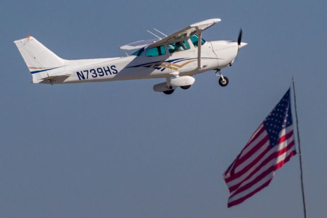 Cessna Skyhawk (N739HS)