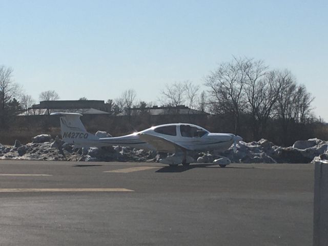 Diamond Star (N427CQ) - N427CQ (DA40) departing Wings Field (KLOM)br /Photo Date: March 10, 2021
