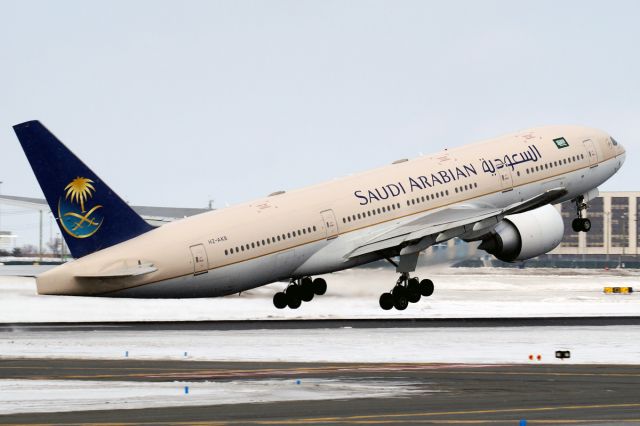 Boeing 777-200 (HZ-AKB)