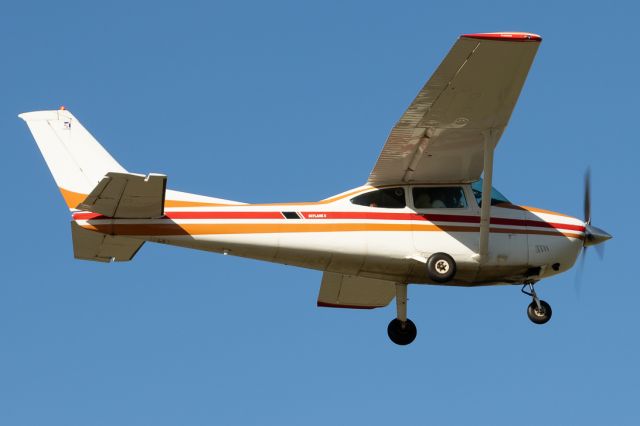 Cessna Skylane (VH-BQG)