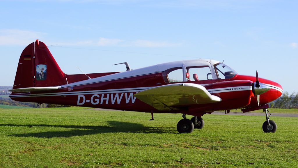 Piper Apache (D-GHWW) - Besucher