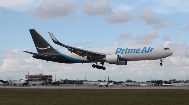 BOEING 767-300 (N1489A) - Landing at MIA on the morning of the 6th of October, 2018. 