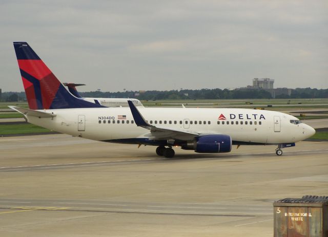 Boeing 737-700 (N304DQ)