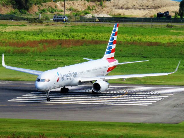 Boeing 757-200 (N198AA)