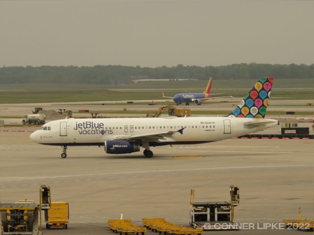 Airbus A320 (N648JB)