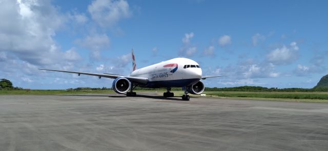 Boeing 777-200 (G-VIIO)