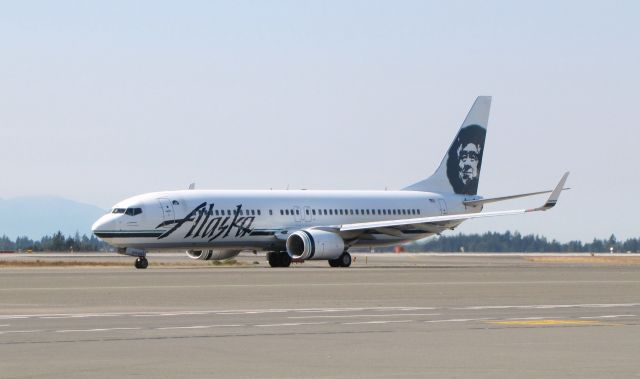 Boeing 737-700 (N514AS) - Alaska Air Boeing 737 N514AS taxiing at KSEA