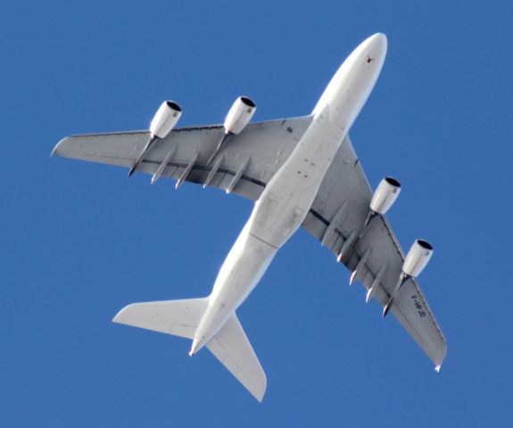 Airbus A380-800 (F-HPJD) - A majestic Airbus A380 on downwind for Los Andgeles International Airport in an equally majestic Christmas day 2015