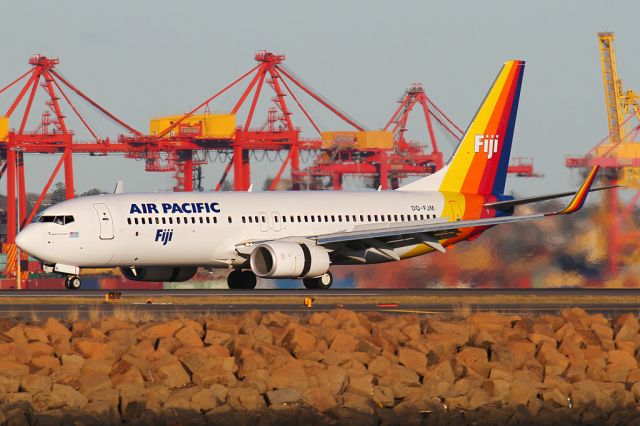 Boeing 737-800 (DQ-FJM)