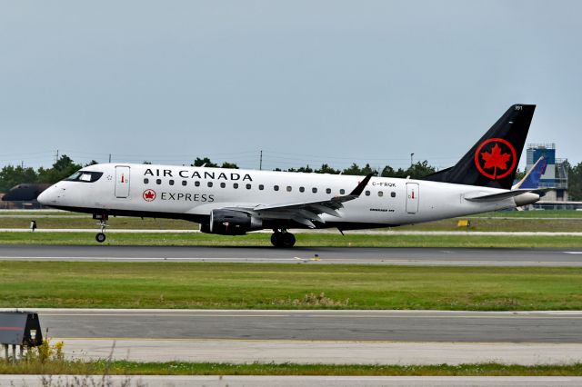 Embraer 175 (C-FRQK)