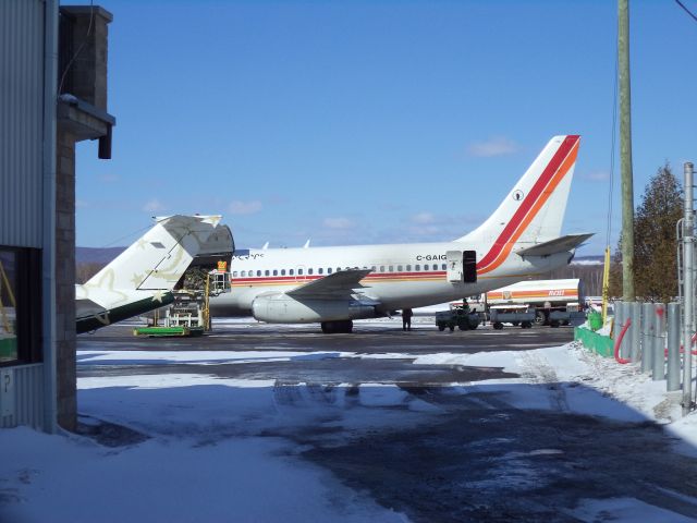 Boeing 737-200 (C-GAIG)