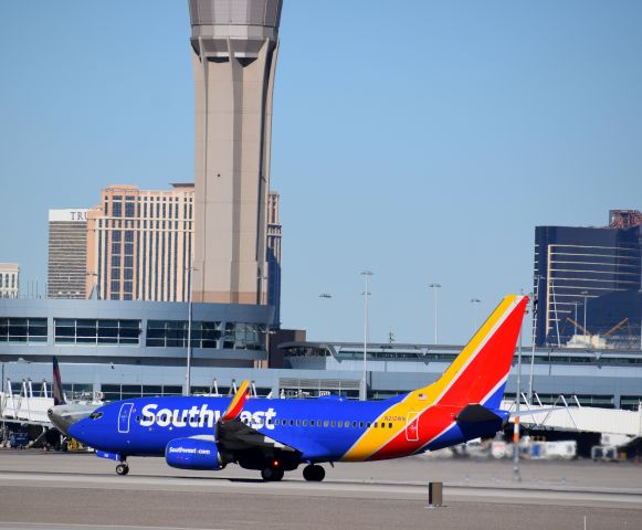 Boeing 737-700 (N212WN)