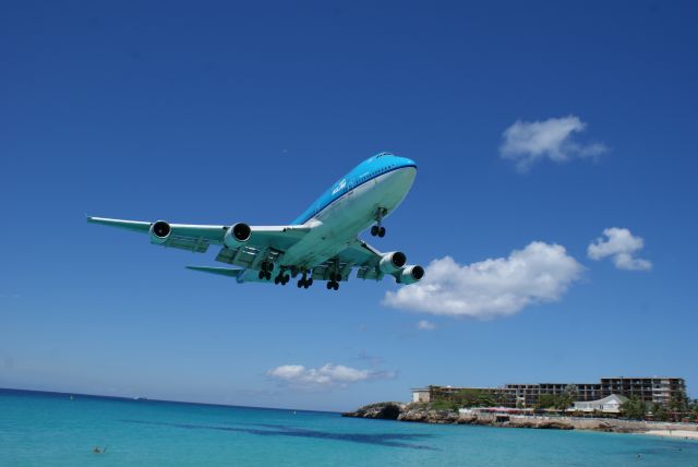 Boeing 747-400 (PH-BFN) - Highlight of our cruise stop in St. Maarten