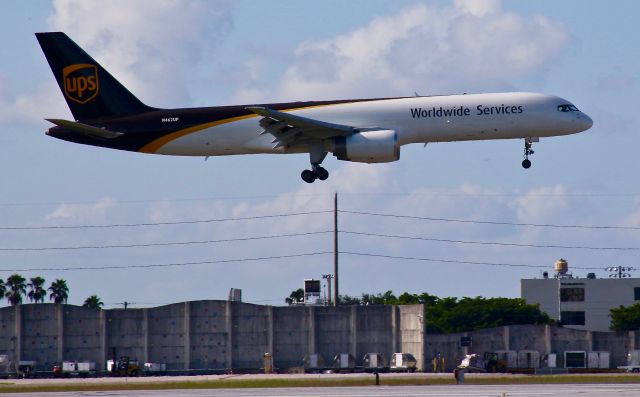 Boeing 757-200 (N462UP)