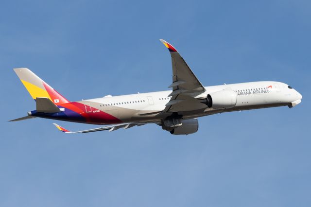 Airbus A350-900 (HL8360)