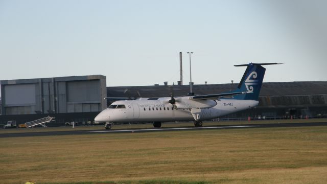 de Havilland Dash 8-300 (ZK-NEJ)