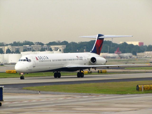 McDonnell Douglas MD-88 (N968DL)