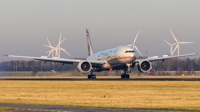 BOEING 777-300ER (A6-ETS)