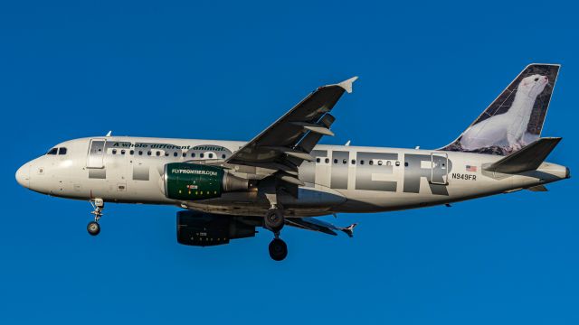 Airbus A319 (N949FR) - 31L arrivalbr /2/26/20