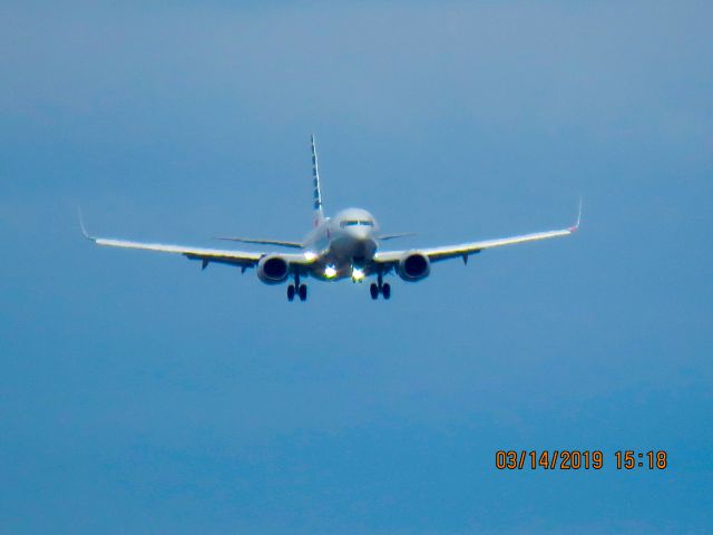 Boeing 737-800 (N926NN)