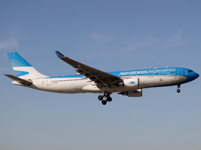 Airbus A330-300 (LV-FVI)