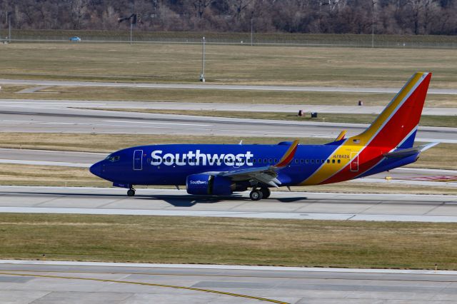 Boeing 737-700 (N7842A)