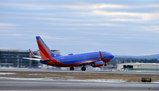 Boeing 737-700 (N411WN) - "Rotate"br /Shot with a Nikon D3200 with a Nikkor 55-200mmbr /View in full for best quality.