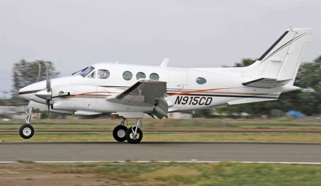 Beechcraft King Air 90 (N915CD)