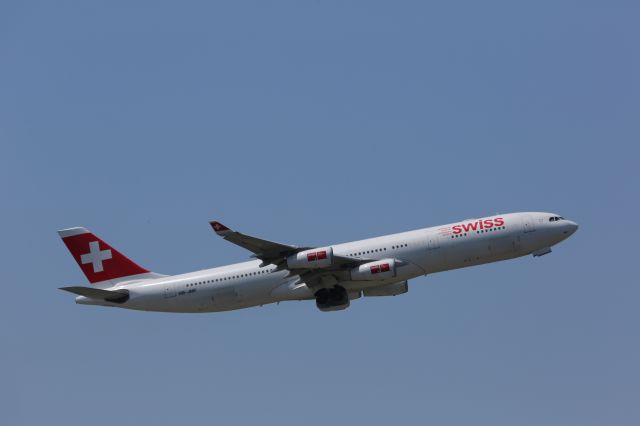 Airbus A340-300 (HB-JMF)