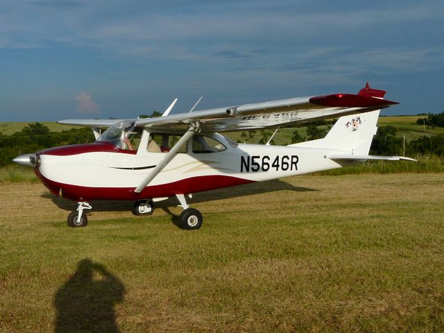 Cessna Skyhawk (N5646R)