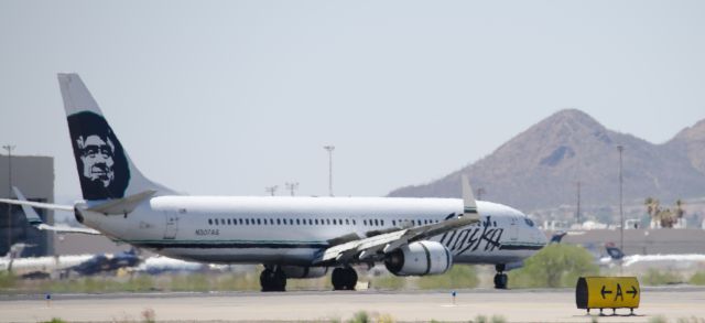 Boeing 737-800 (N307AS) - Tucson AZ 04/2013