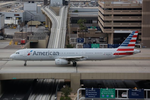 Airbus A321 (N551UW)