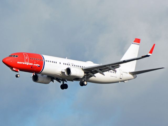 Boeing 737-800 (LN-ENM) - Kystvejen RWY22L