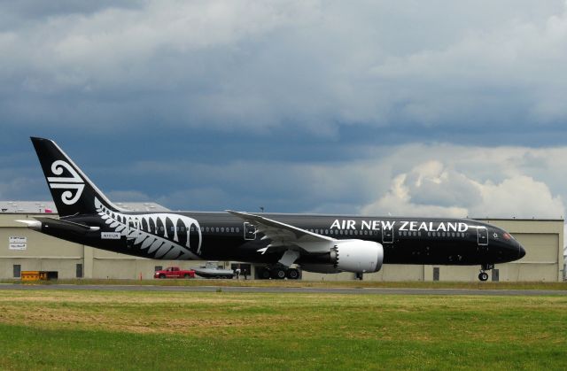 Boeing 787-9 Dreamliner (ZK-NZE)