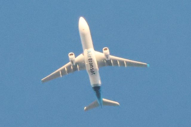 Airbus A330-300 (C-GTSD) - C-GTSD Airbus A-330 343X Air Transat TS309 De Rome FCO. Vers Toronto YYZ. Altitude 12192 Mètres. Vitesse 765 Km/H. survolant le fleuve St-Laurent QC à Lavaltrie Le 26-10-2024 à 17:40