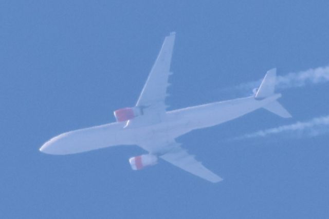 Airbus A330-300 (LN-RKN) - LN-RKN Airbus A-330 343X SAS Scandinavian Airlines SK909 De Copenhagen  CPH. Vers Newark EWR. Altitude 10973 Mètres. Vitesse 965 Km/H. Survolant la ville de Lavaltrie QC. Le 11-10-2024 à 13:36.