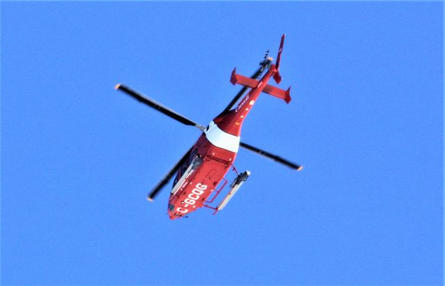 CC-GQG — - C-GCQG Bell 429 Garde Côtes Canadienne survolant le Fleuve St-Laurent à Lavaltrie QC. le 03-03-2022 à 09:02.