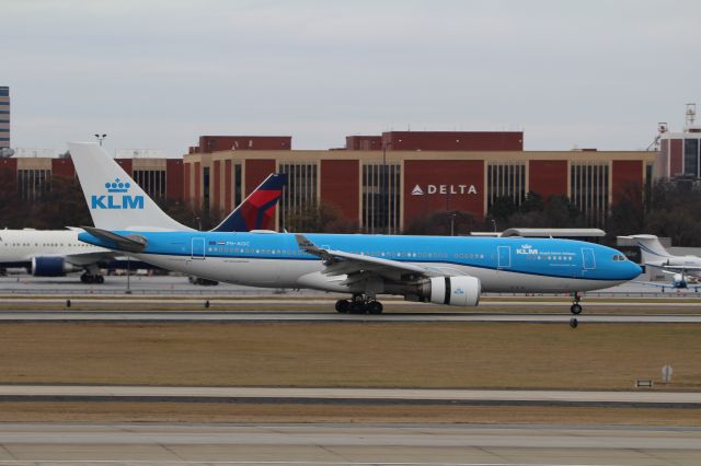 Airbus A330-200 (PH-AOC)