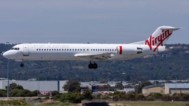 Fokker 100 (VH-FZI)