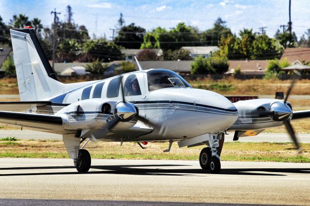 Beechcraft Baron (58) (N808LC)