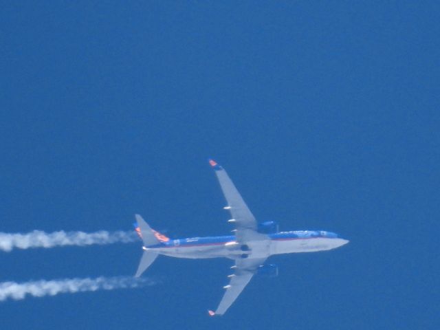 Boeing 737-800 (N823SY)