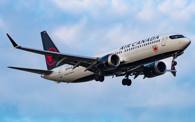 Boeing 737 MAX 8 (C-FFJF)