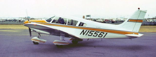 Piper Cherokee (N15561) - Photo circa 1973