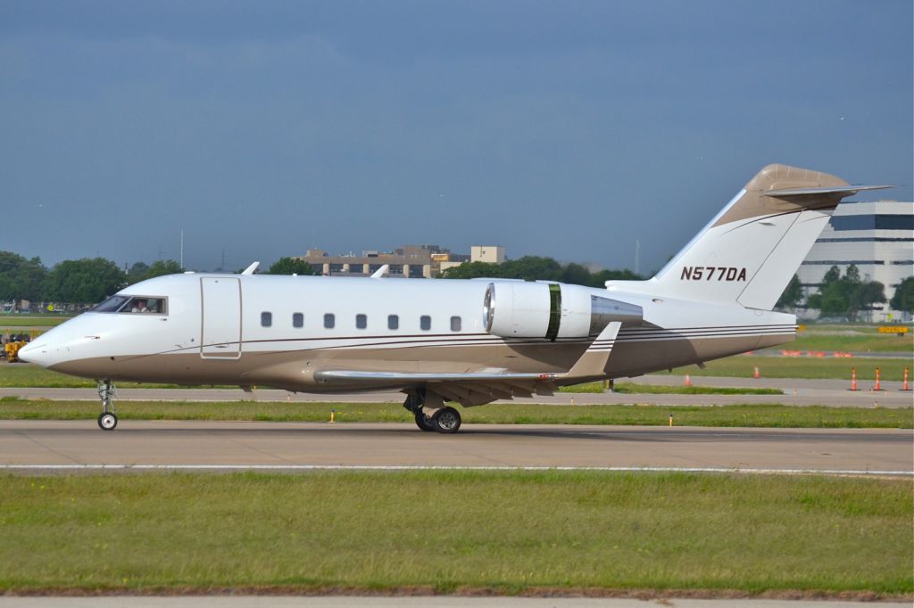 Canadair Challenger (N577DA)