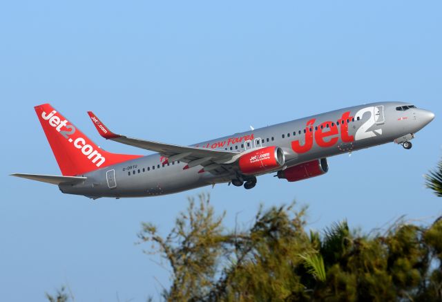 Boeing 737-800 (G-DRTU)